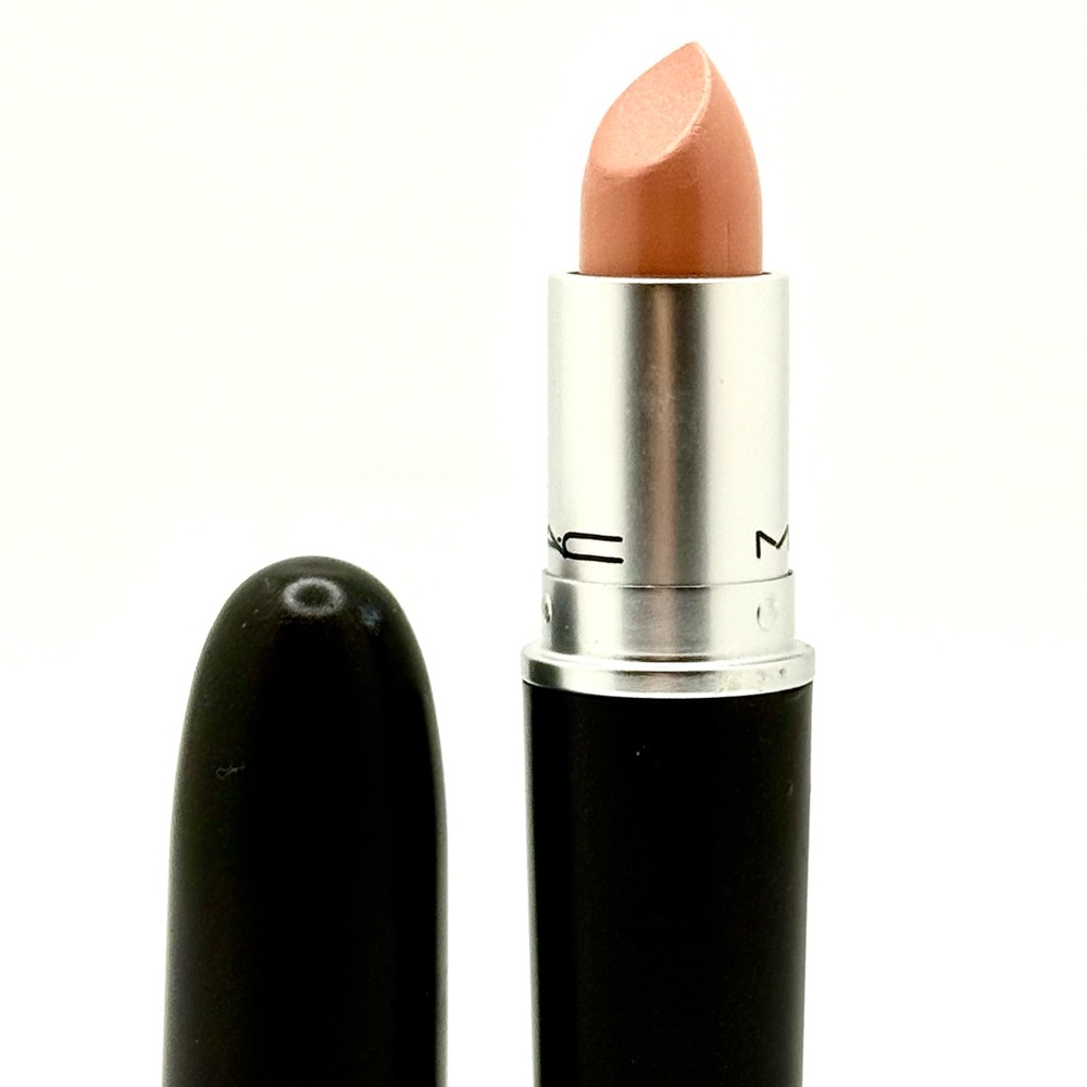Crème D Nude MAC Cosmetics Lipstick- hard to find!